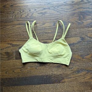 Lululemon Light Green Like a Cloud B/C Sports Bra in size 6